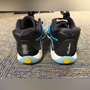 NEW - NIKE KD “NY”Nike Size ..,